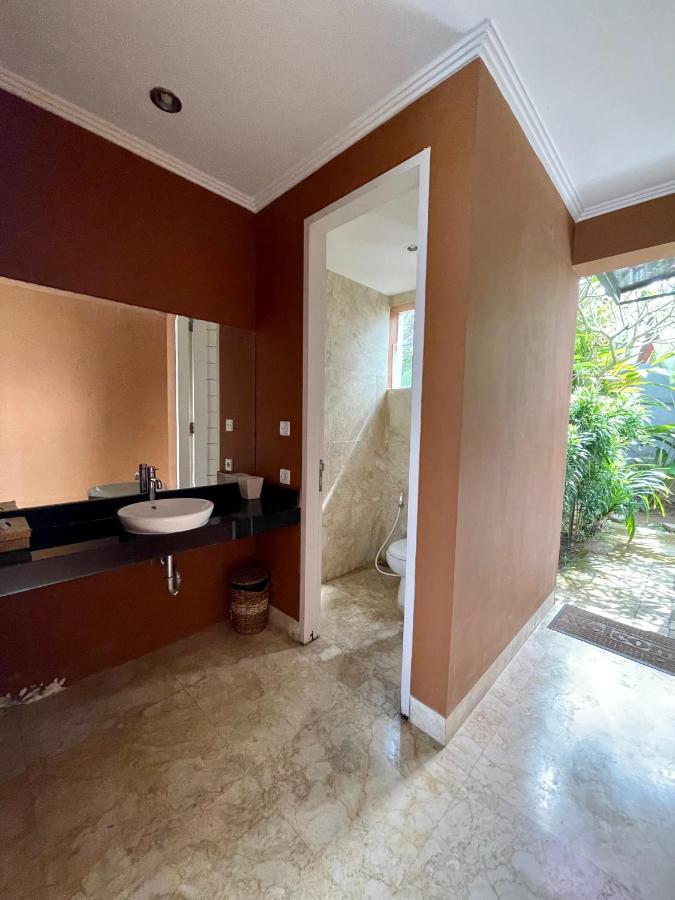 Private Suite In A Kids Friendly Big Shared Villa In Canggu Ngoại thất bức ảnh