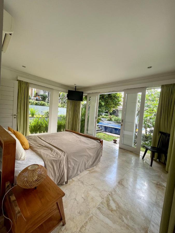 Private Suite In A Kids Friendly Big Shared Villa In Canggu Ngoại thất bức ảnh