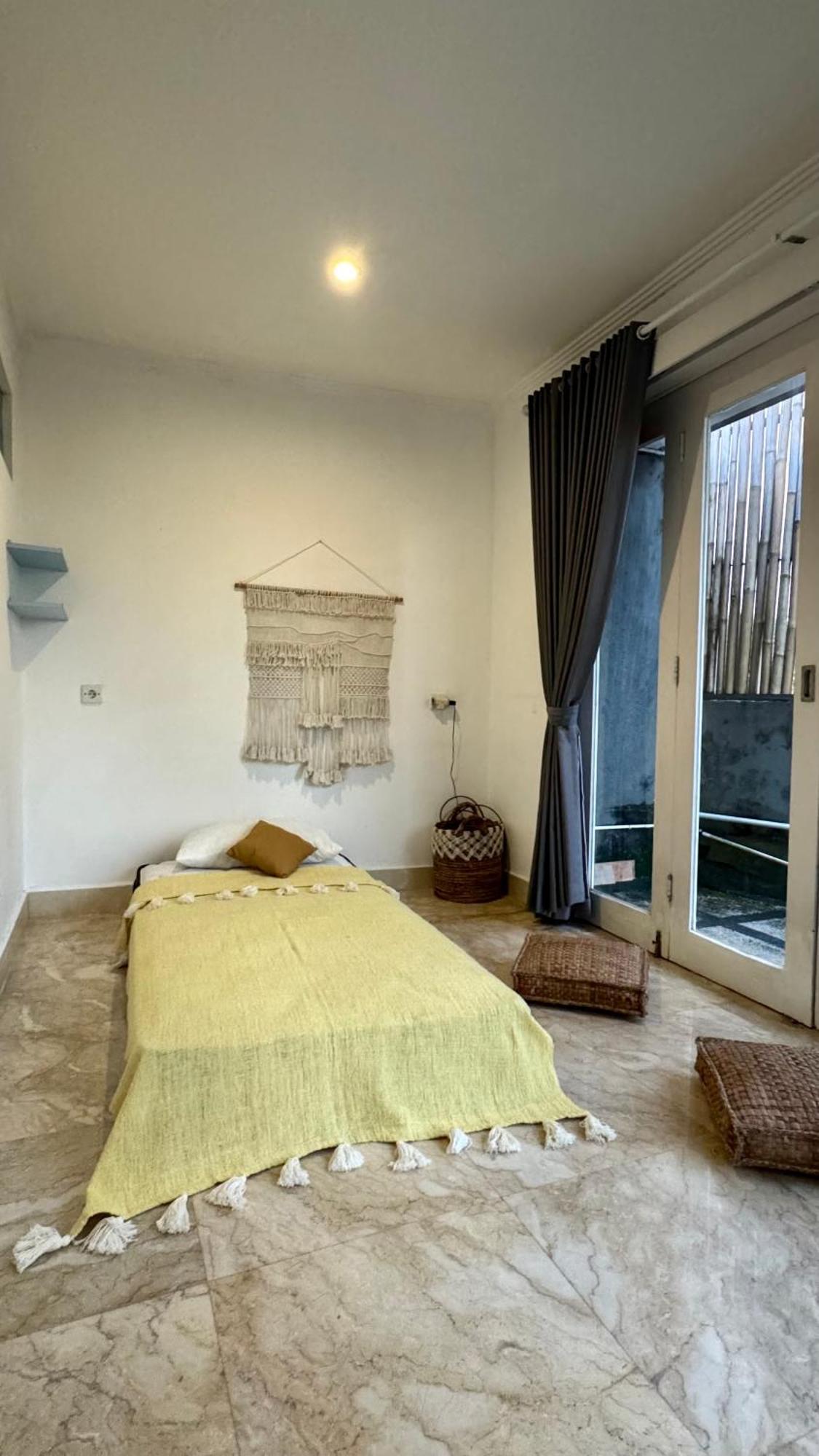Private Suite In A Kids Friendly Big Shared Villa In Canggu Ngoại thất bức ảnh
