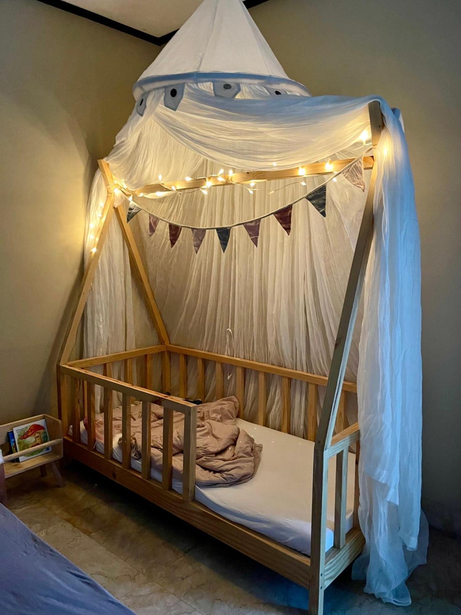 Private Suite In A Kids Friendly Big Shared Villa In Canggu Ngoại thất bức ảnh